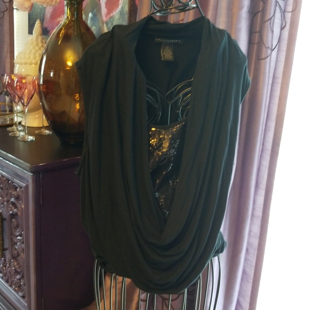 Sleeveless blouse